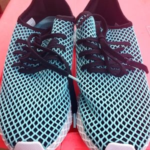 Adidas  Men Sniker  Size 10